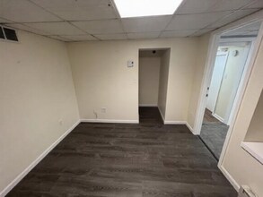 10 Wallace St, Unit 2R-B in Somerville, MA - Foto de edificio - Building Photo