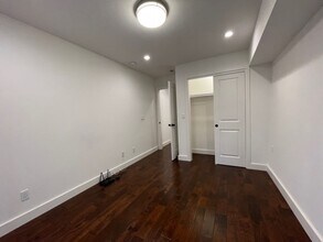 938 Ingerson Ave in San Francisco, CA - Foto de edificio - Building Photo