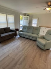 1 Lakeview Dr in Gladwin, MI - Foto de edificio - Building Photo