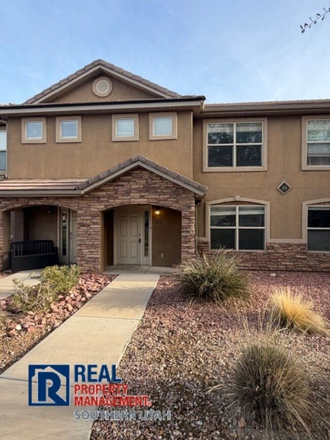 3155 S Hidden Valley Dr