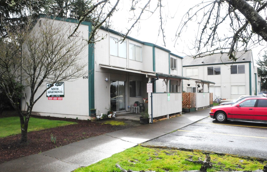 East Ninth Street Apartments in Newberg, OR - Building Photo