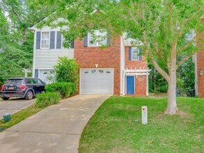 5015 Mint Hill Ct in Tallahassee, FL - Foto de edificio - Building Photo