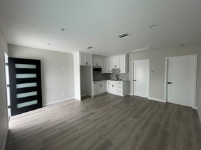 8683 Haddon Ave in Los Angeles, CA - Building Photo - Building Photo