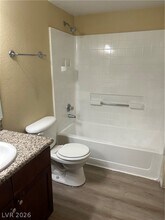 2750 S Durango Dr in Las Vegas, NV - Building Photo - Building Photo