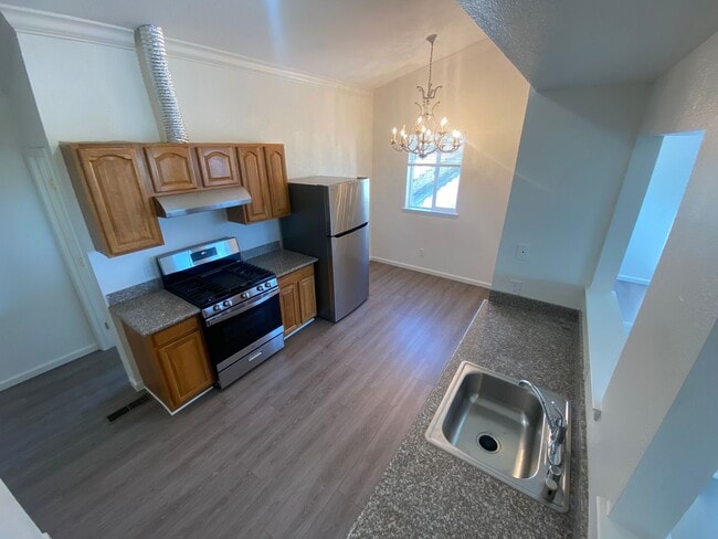 2810-2814 Chronicle Ave in Hayward, CA - Building Photo - Building Photo