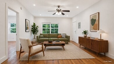 1241 13th St, Unit 3 in Miami Beach, FL - Foto de edificio - Building Photo