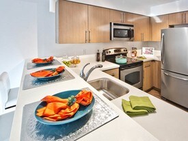 The Noble Apartments in Seattle, WA - Building Photo