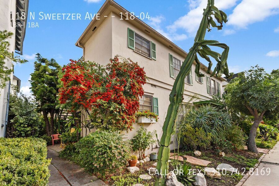 118 N Sweetzer Ave in Los Angeles, CA - Building Photo