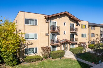 1354 E Washington St in Des Plaines, IL - Building Photo - Building Photo