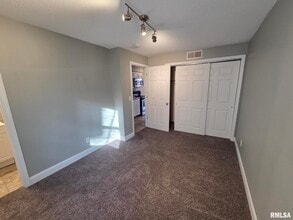 1102 Mound St in Davenport, IA - Building Photo - Building Photo