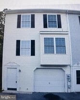 11 Morningstar Dr in Hedgesville, WV - Building Photo