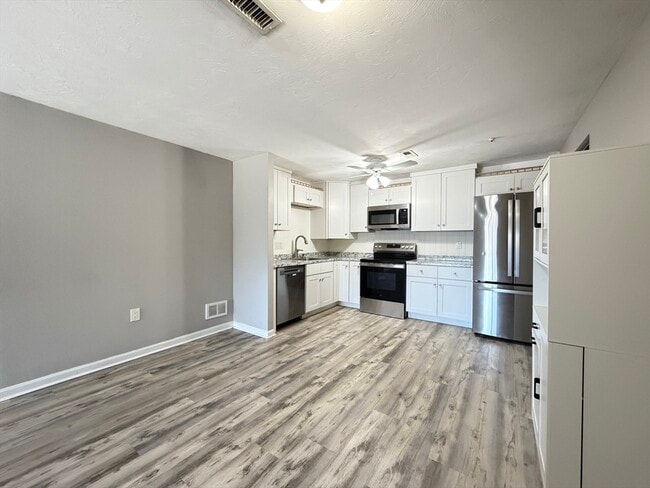 354 Neponset St in Canton, MA - Building Photo - Building Photo