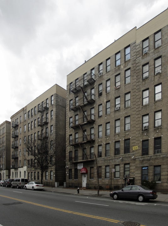 2315 University Ave in Bronx, NY - Building Photo
