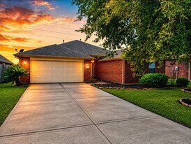 810 Hollyhock Dr in Stafford, TX - Building Photo