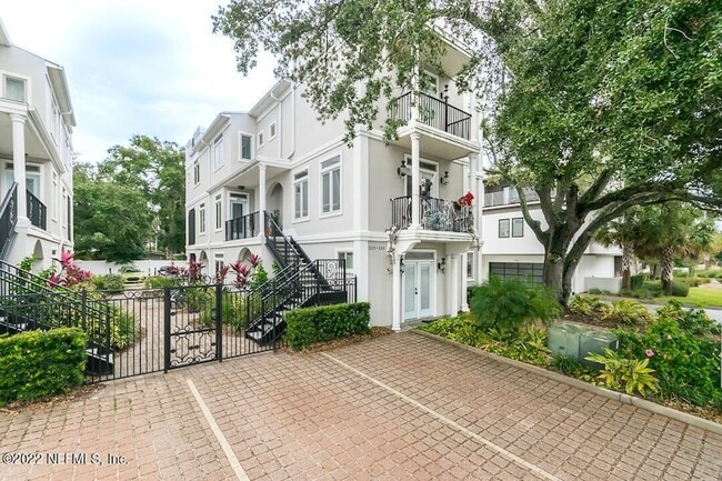 333 Ahern St, Unit 1 in Atlantic Beach, FL - Building Photo - Building Photo