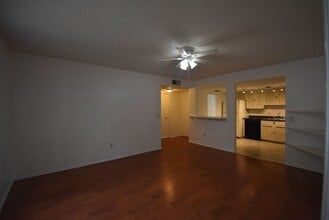 8246 Fairways Cir in Ocala, FL - Building Photo - Building Photo