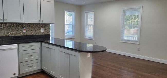 83 Payton Ave in Warwick, RI - Building Photo - Building Photo