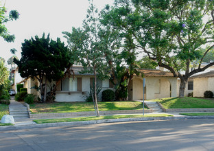 311 W Tularosa Ave in Orange, CA - Foto de edificio - Building Photo