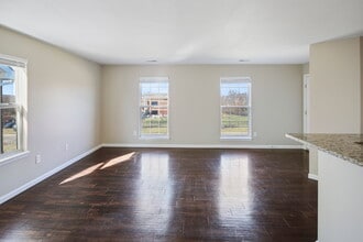 321 Stonewall Creek Dr in O'Fallon, MO - Building Photo - Building Photo