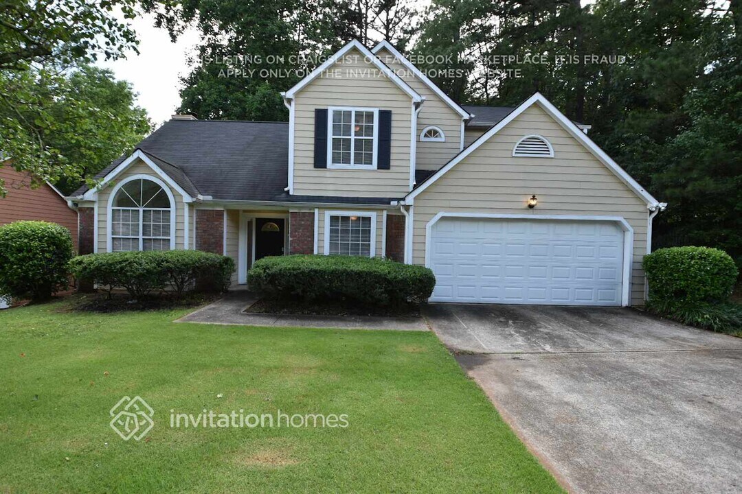 4220 E Meadow Dr in Duluth, GA - Building Photo