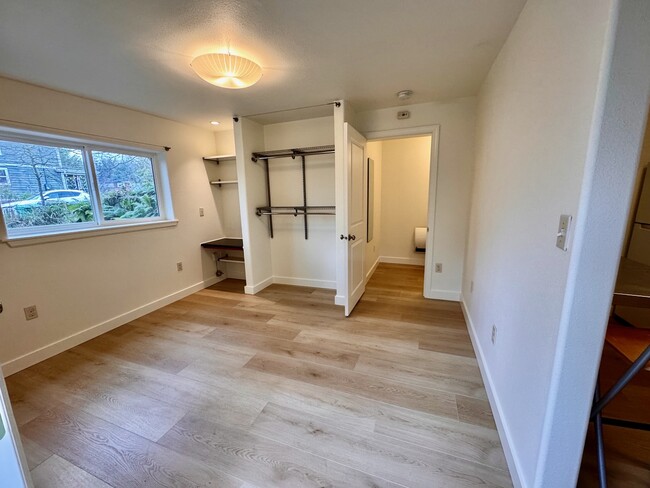 4132 SE Boise St, Unit Studio in Portland, OR - Building Photo - Building Photo