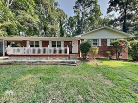 1529 Plover Rd in Jonesboro, GA - Building Photo