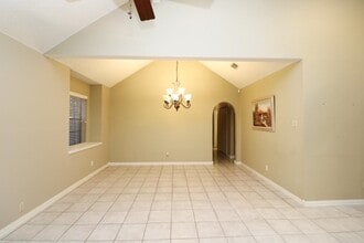 1402 Longhorn Dr in Laredo, TX - Building Photo - Building Photo