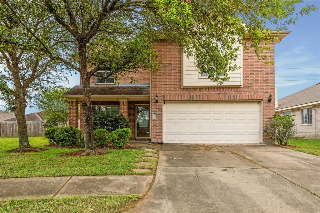 9842 Lynette Falls Dr in Houston, TX - Building Photo