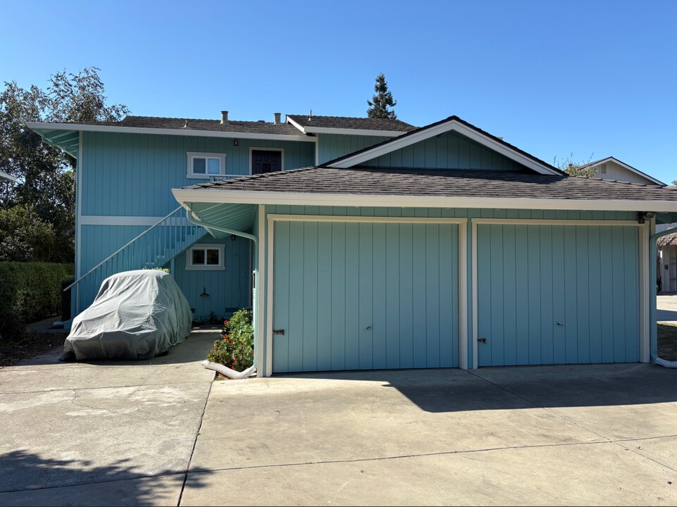 425 Plum St in Capitola, CA - Building Photo
