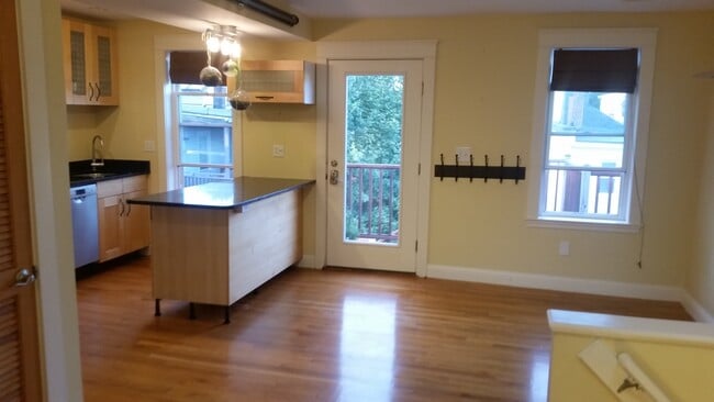 341 Hurley St #3