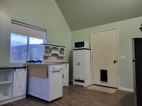 26801 Columbia Way in Tehachapi, CA - Building Photo - Building Photo