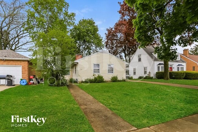 property at 610 N Martin Ave