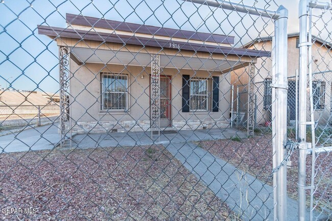 3816 Findley Ave in El Paso, TX - Building Photo - Building Photo