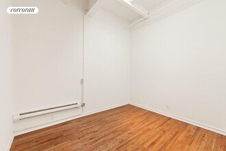241 Bedford Ave in Brooklyn, NY - Building Photo - Building Photo
