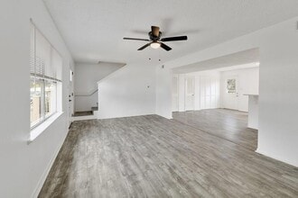 5211 Thunderbird St, Unit B in Lago Vista, TX - Building Photo - Building Photo