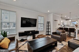 865 Weald Way in Clarksburg, MD - Building Photo