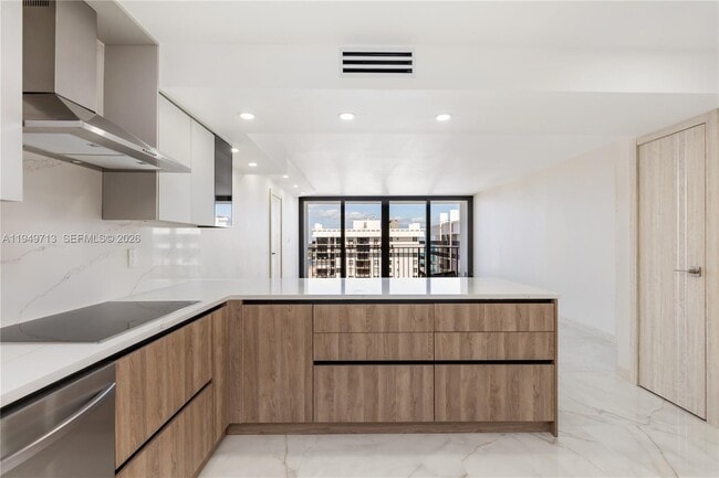 2401 S Ocean Dr in Hollywood, FL - Foto de edificio - Building Photo