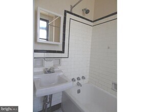 5717 N Park Ave in Philadelphia, PA - Building Photo - Building Photo