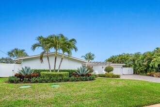 2147 Radnor Ct in North Palm Beach, FL - Building Photo - Building Photo