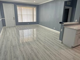 3553 Forest Hill Blvd in West Palm Beach, FL - Building Photo