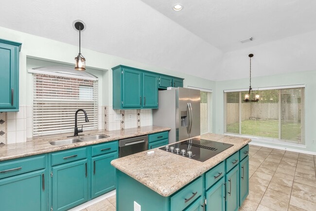 property at 1715 Parkview Ln