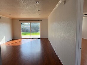 928 E Meats Ave in Orange, CA - Building Photo - Building Photo