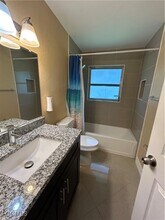 405 E Jasmine Rd in Lehigh Acres, FL - Foto de edificio - Building Photo