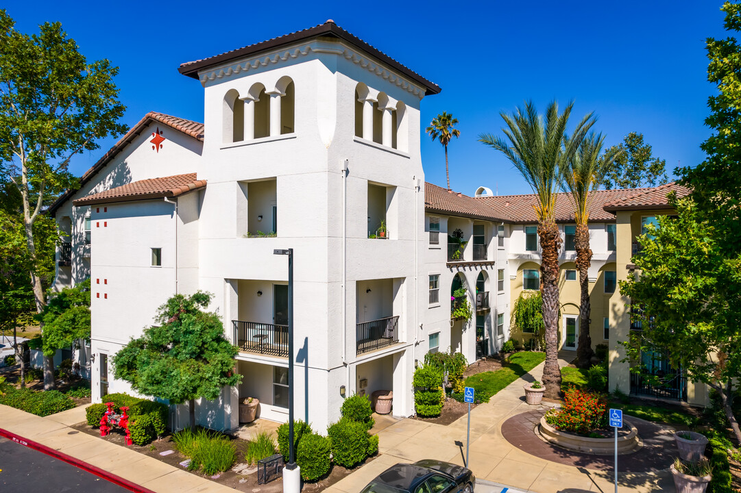 Hacienda Creek Senior Apartments in San Jose, CA - Foto de edificio