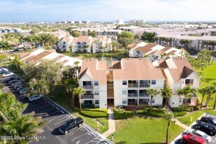 1801 Island Club Dr in Indialantic, FL - Building Photo