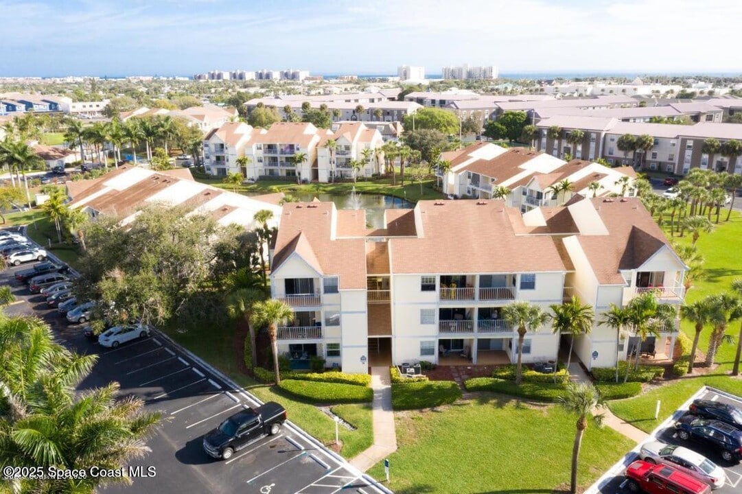 1801 Island Club Dr in Indialantic, FL - Building Photo