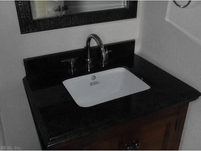 1267 W 27th St, Unit 2 in Norfolk, VA - Building Photo - Building Photo