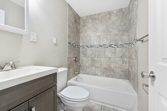 6463 Weddel St in Taylor, MI - Foto de edificio - Building Photo