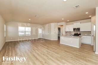 9984 Sarrebourg St in Schertz, TX - Foto de edificio - Building Photo