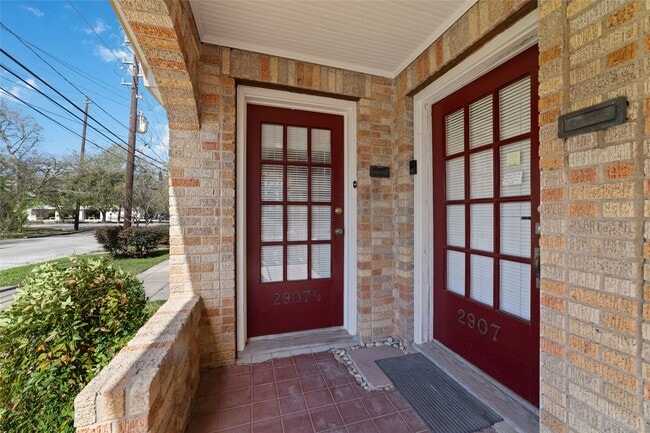 2907 Albany St in Houston, TX - Building Photo - Building Photo